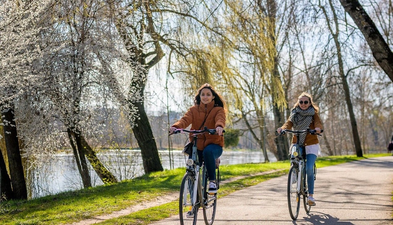 Bike Path alolng the River near Villandry Gardens
