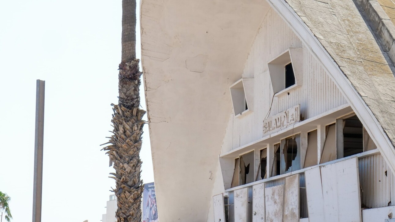 A group of cyclists hear about the local architecture in Agadir